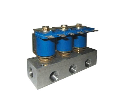 (image for) DEMA Brass Manifold Valves, Non-Metering, 1/4" NPT Three Station with Spade Coil
